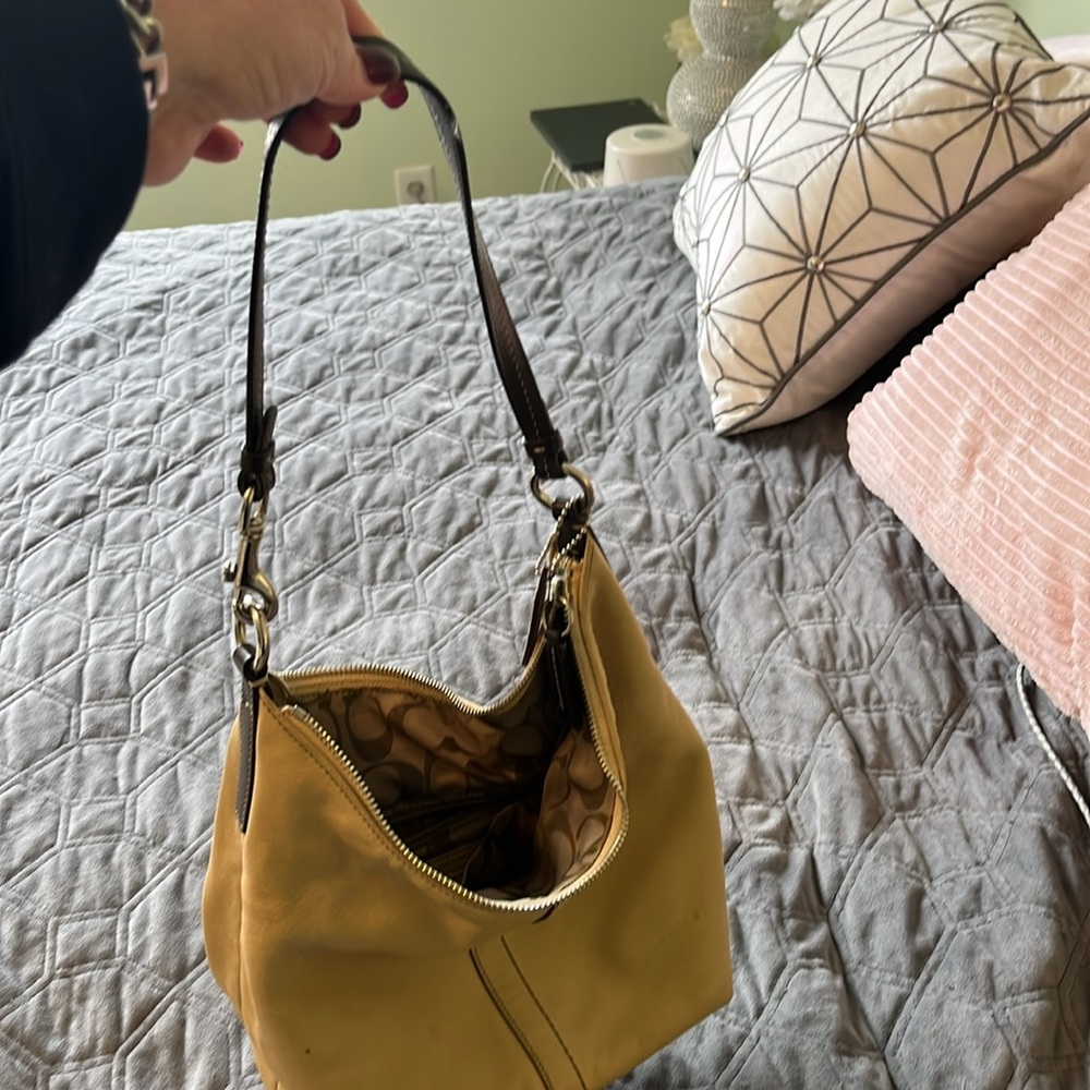 Coach Yellow Leather Women's Bag - Picture 2 of 3